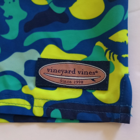 Vineyard Vines Boys Turtle Whale Shark Lobster Print Chappy Swim Trunks Large - Picture 3 of 11